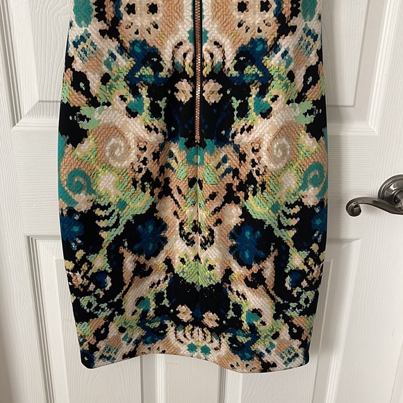 Sexy Bodycon Midi dress. - Picture 5 of 7